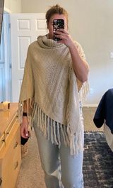 Cream Sweater Size XL Photo 0