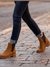 Women's Chelsea Ankle Boot in Tan Suede Photo 0
