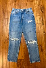 Mom Fit Jeans Photo 0