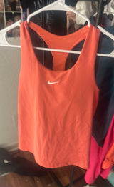tank top  Photo 0