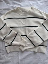 Hollister cropped sweater  Photo 0