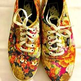 Vans Women TB9C Lace Up Low Top Canvas Floral Pattern Skate Shoe WSZ 6.0. Photo 0