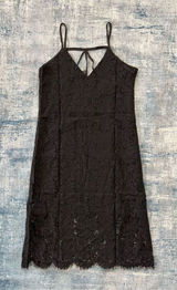 NWT! Chaser Black Floral Lace Scallop Hem Strappy Slip Dress Medium Photo 0