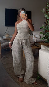 White Fox Set Boutique Photo 0