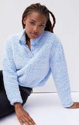 Simone Sherpa Fuzzy Henley Cropped Sweatshirt in White and Blue Size Medium Photo 0