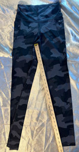 Old Navy Active Elevate Go-Dry Camo Leggings Grey Black High Waisted Pockets M Photo 0