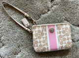 Coach Wristlet Photo 0