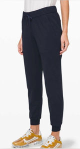 lululemon on the fly Navy Drawstring Jogger Pant luxtreme Size dot 6 Photo 0