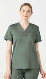 Spruce Green TENCEL™ Sal‎ ‎ Essential Scrub Top Photo 0