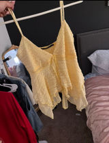 yellow tank top Photo 0