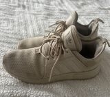 Adidas Sneakers Photo 0
