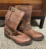 Brown Boots Photo 0