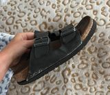Sandal Photo 0