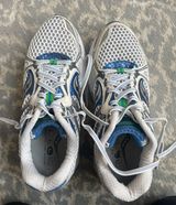 Running Shoe Photo 0