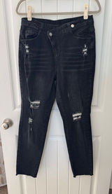 Black Distressed Women's Jeans - Casual High-Rise Skinny Photo 0