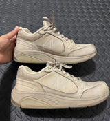 New Balance Womens 928 Walking Shoes Tan Suede Leather Comfort Sneakers Size 8 Photo 0