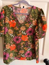Michelle McDowell Olive Floral V-Neck Blouse Women's Top Cottagecore feminine L Photo 0
