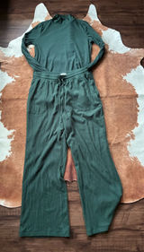Wonderly 2 piece long sleeve and pants set size medium top and large bottoms I don't believe the set actually goes together but it work well together! Photo 0