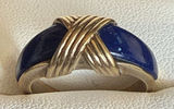 VTG Avon Ring‎ Gold Tone Sz 7.5 Criss Cross Design Band Navy Blue Retro 90s Y2K Photo 0