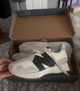 New Balance 327 Women’s size 6 Photo 0