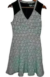 Guess Black/White Stripe Doris sleeveless‎ Textured v-neck dress Sz 8 Photo 0