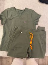 FIGS Hunter Green Set Scrubs Photo 0