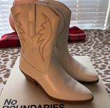 White No Boundaries Western Boots Photo 0