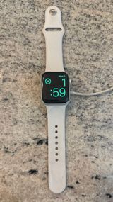 Apple Watch Series 4 Photo 0
