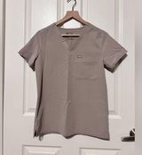 Figs Catarina One-Pocket Scrub Top - XS in Tan Photo 0