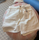 White Zara shorts Photo 0