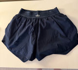Alo Yoga Shorts Photo 0