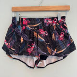 Lululemon Hotty Hot Low-Rise Lined Short 2.5" Veiled Floral Photo 0