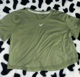Nike Dri-Fit Cropped Short Sleeve Photo 0