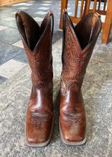 Womens Ariat Square Toe boots Photo 0