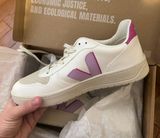 VEJA Women’s V-10 CWL White Orchid Ultraviolet Photo 0