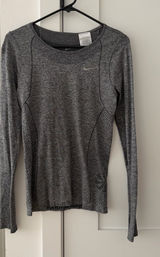 Nike Women's Charcoal Grey Long Sleeve Seamless Running Shirt Photo 0