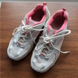 New Balance Mesh Sneakers in White and Pink Photo 0