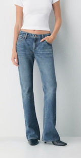 Denim Forum The '00s Lo-Rise Flare Jeans Medium Wash 5 Year Kiss n Tell 25 $138 Photo 0
