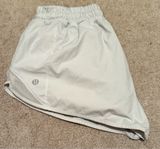 Lululemon Hotty Hot 2.5" Low-Rise Photo 0