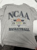 Abercrombie & Fitch tee Photo 0