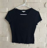 Black Ribbed Lettuce Hem Crop Tee Photo 0