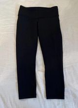 Black Lululemon capris 4 Photo 0