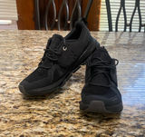 On Running women’s Black and Gray Sneakers Photo 0