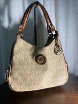 Nice stylish purse Shoulder Bag Tan Photo 0