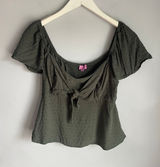 Mi Ami Francesca's Olive Green Smocked Eyelet Crop Top Flutter Sleeve‎ Womens S Photo 0