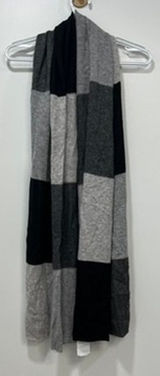 J Mclaughlin Jillie Scarf NWT $198 100$ Cashmere Knit Outerwear Grey Colorblock Photo 0
