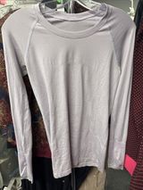 Lululemon swiftly long sleeve size 6 // 092059 Photo 0