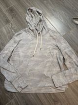 Womens Vuori Lightweight light Gray Camo longsleeve Hoodie hooded top small Photo 0