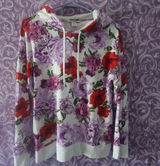 Victoria's Secret fleece hooded sweater flowers floral in white, purple and red size medium. Photo 0