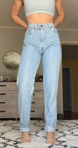 Vintage 550 High-Waisted Mom Jeans Photo 0